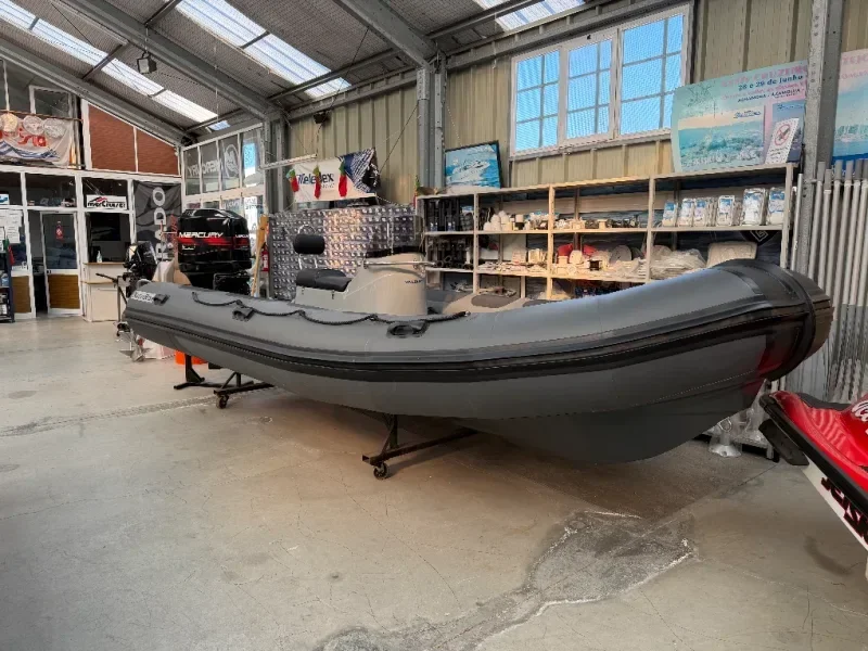 Valiant DR 570 PVC Usados só Casco